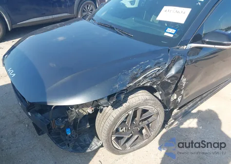 2025 Kia K4 Gt-Line из США, поврежденный, VIN 3KPFW4DE3SE062587